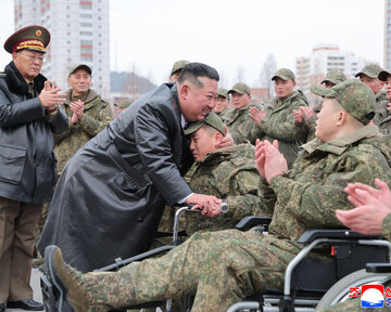 نظامیان کره شمالی برای پوتین روی مین میروند / کیم از فداکاریهای نظامیانش در جنگ اوکراین قدردانی کرد