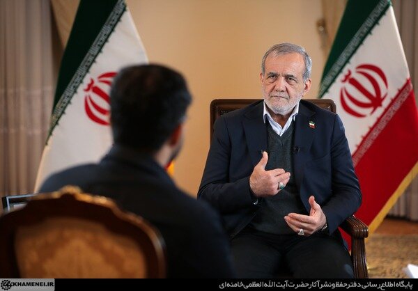 نظر کاربران recive درباره سیاست بنزینی دولت پزشکیان/ همه چیز را گران کردید، خیلی هم گران کردید