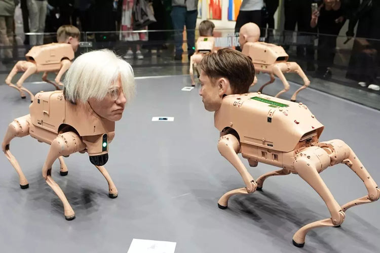 نمایش خلاقانه بیپل در Art Basel: رباتهایی با چهره مشاهیر