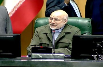 نماینده مجلس: دیروز یک جلسه بیخودی گذاشتیم، دو هزار تومان رفت روی دلار/ پاسخ قالیباف: صحیح نیست که بگوییم جلسه دیروز هیچ ثمره ای نداشته است