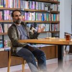 نویسنده‌ای که روایتش را به ایوان طلا گره زده است