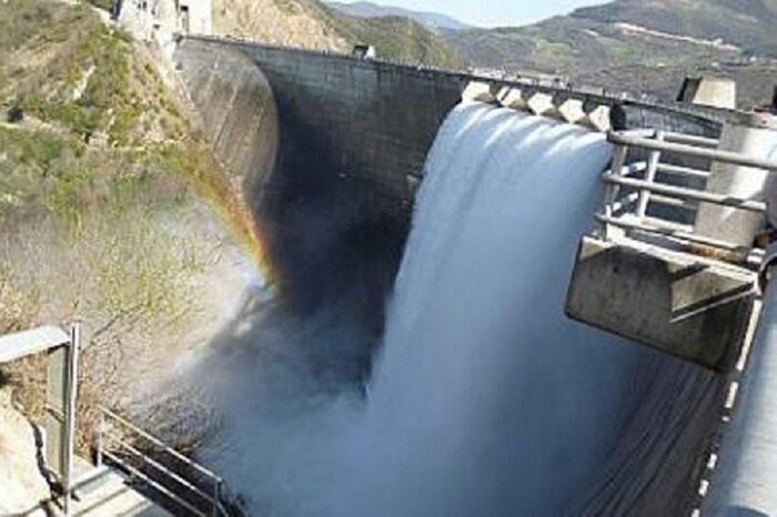 نیکزاد: انتقال آب از سد شهریار راهکار بحران کم‌آبی در اردبیل است