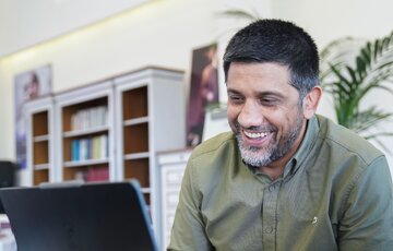 واکنش دبیر به مهاجرت معصومی؛ همه زورم را میزنم که او از ایران نرود!