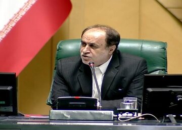 واکنش نائب رئیس مجلس به سخنان پزشکیان درباره دستکاری مجلس در لوایح دولت؛ مجلس بودجه را دستکاری نمیکند اما دولت پایان ۱۴۰۵ پاسخگو باشد