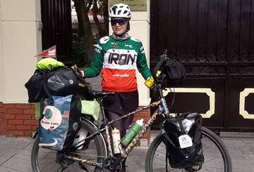 ورود بانوی دوچرخهسوار ایرانی به ویتنام