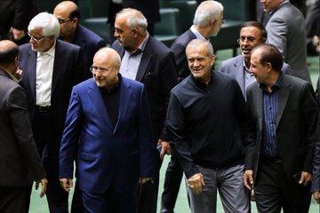 پرده برداری یک نماینده از نقشه جریانی خاص در مجلس برای کابینه چهاردهم؛ شاید بخواهند دولت را از نصاب بیندازند/ تلاش میکنند دولت در موضع ضعف قرار گیرد