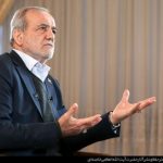 پزشکیان: عینکم را نیاوردم؛ به بچهها بگویید یک عینک بدهند!