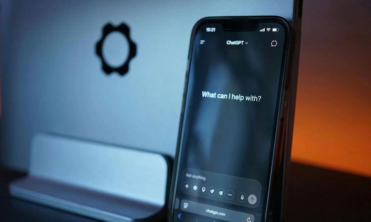 پژوهش جدید: هوش مصنوعی انسانها را منطقیتر از واقعیت تصور میکند