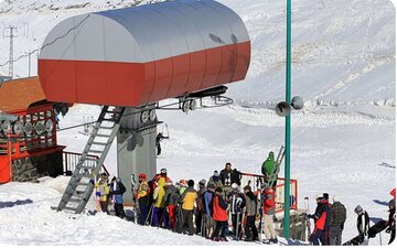 پیست اسکی تاریکدره همدان در پی بارش برف چند روز گذشته بازگشایی شد