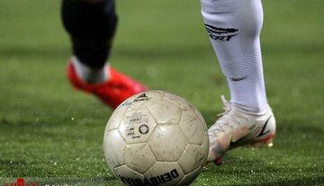 چرا این همه دلار به پای بازیکنان بی ارزش خارجی می ریزید؟ / چرا در مقابل این همه بیتالمال خوری سکوت اختیار کردید؟