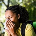 چرا برخی به محض قرار گرفتن در نور آفتاب عطسه میکنند؟