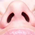 چرا به جای یک سوراخ بزرگ، دو سوراخ بینی داریم؟