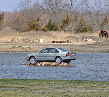 چگونه یک ولووی قدیمی به جاذبه گردشگری تبدیل شد؟/ عکس