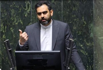 کارشناس شبکه افق خطاب به امیرحسین ثابتی: گربهصفت نباش!