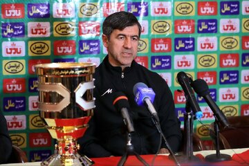 کریم باقری: پرسپولیس به صدرجدول برمی گردد/ فوتبال است و تماشاچی اش؛ چرا انها را محروم می کنند؟/ در جام جهانی می توانیم مصر و نیوزیلند را ببریم