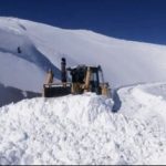 گردنه گاماسیاب نهاوند بازگشایی شد، ۳۵ مسافر گرفتار در برف نجات یافتند