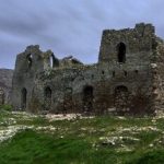 گزارش ویژه: دژ ۲۰۰۰ ساله اسدخان؛ از تاج‌گذاری ساسانیان تا طویله احشام!