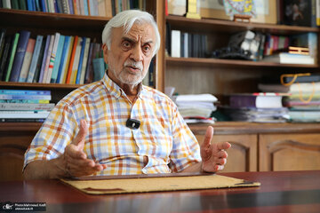 گلایه هاشمی طبا از اقتصاددانان: چرا در باره مدیریت پولی و مالی کشور در زمان تحریم راهکار نمی دهید؟