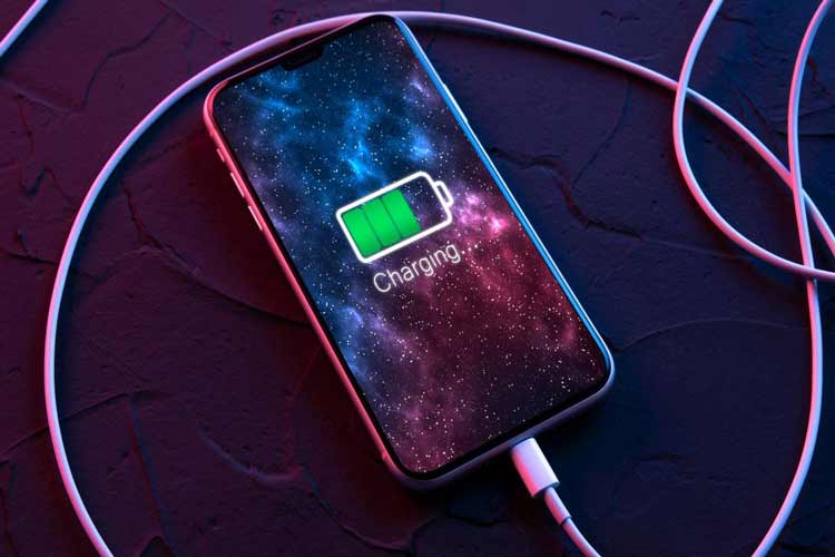 ۵ باور غلط صرفهجویی باتری که باید فراموششان کنید