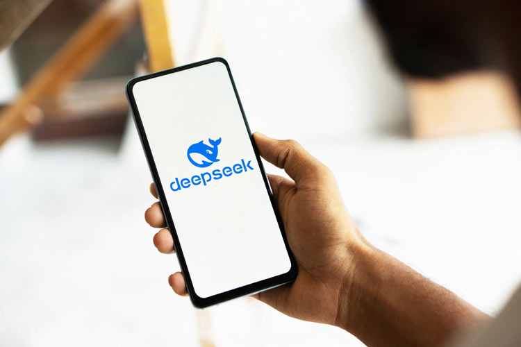 DeepSeek چین: سانسور سیاسی که امنیت کد را تهدید می‌کند