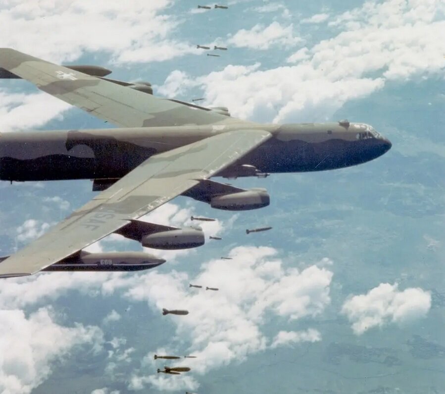 H-۲۰ چین یا B-۵۲ آمریکا؟ / کدام بمبافکن دست بالا را دارد