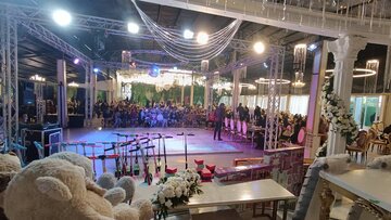 اکرام ایتام به مناسبت ایام ولادت امیرالمومنین (ع) توسط خیریه آبشار عاطفهها