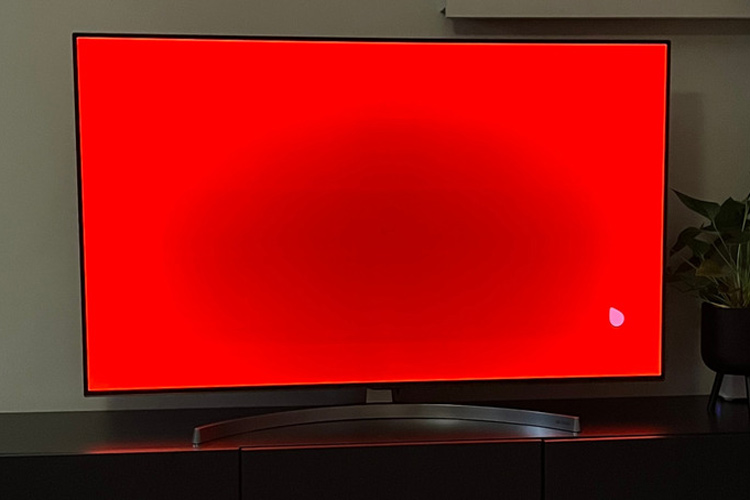 روشن ماندن دائمی تلویزیون چه آسیبی به آن میزند؟