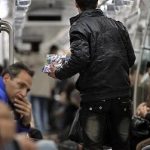 آرزوهایی که به تونلهای مترو رسید؛ کوچ نابینایان برای نان