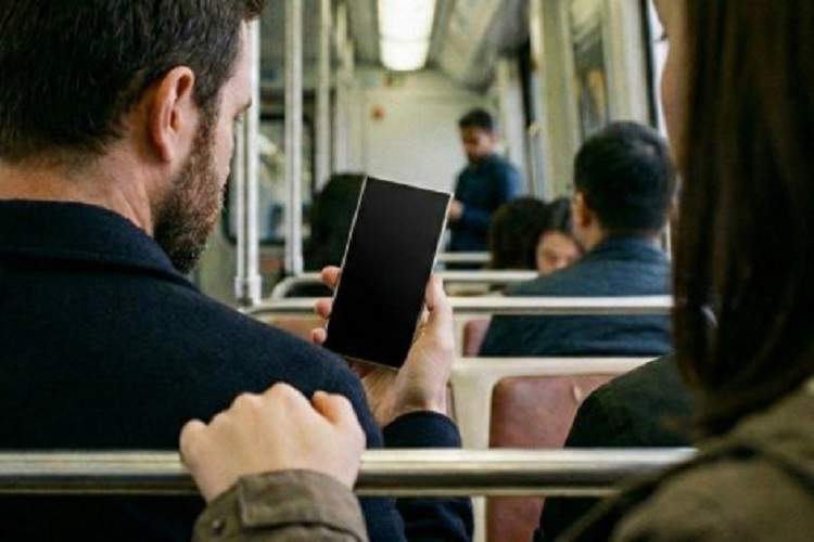 آیا فناوری نمایشگر حریم خصوصی سامسونگ به مکبوکهای اپل میآید؟