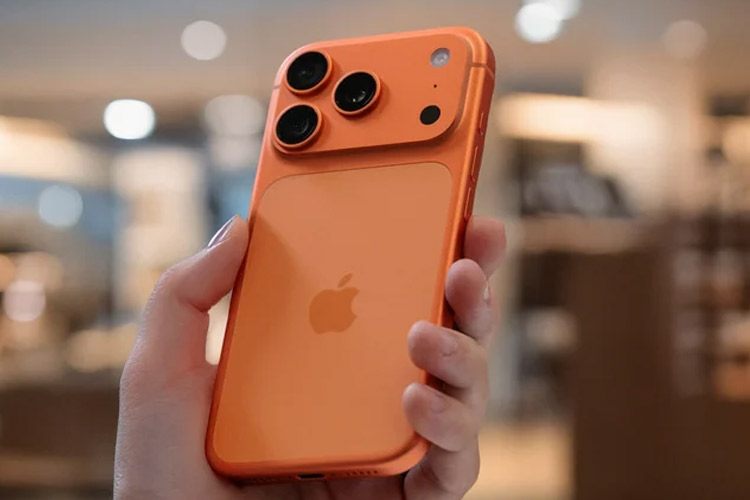 آیفون ۱۷ پرو مکس چگونه باتریهای غولپیکر اندرویدی را شکست داد؟