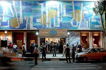 از بهرام بیضایی در سنگلج تا پروین اعتصامی در کانون/ روزنامهرسانی مهربان در جستوجوی دوستان گمشدهاش