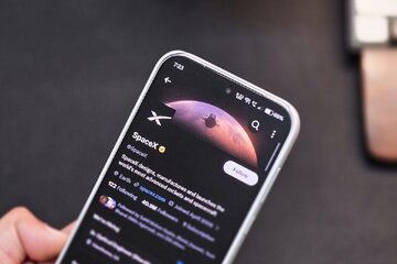 ایلان ماسک گوشی اختصاصی با پشتیبانی از اینترنت ماهوارهای میسازد؟