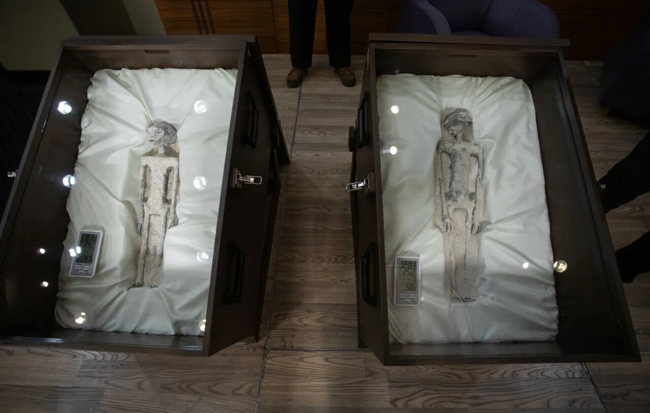 باراک اوباما: بیگانگان وجود دارند / در «منطقه ۵۱» چه خبر است؟