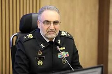 بازدید جانشین نیروی دریایی ارتش از یک پایگاه دریایی/ امیر بمانی: یگانهای دریایی باید همیشه آماده باشند