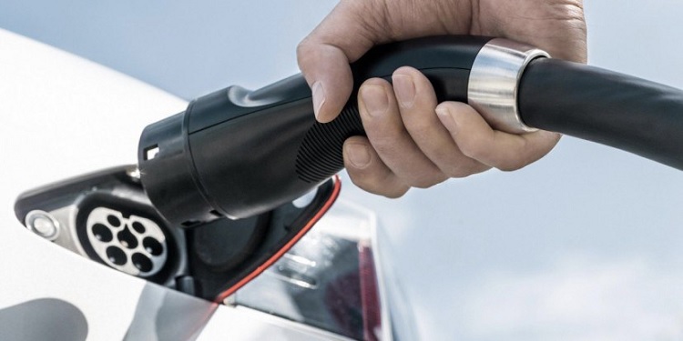 برق تکفاز یا سهفاز؛ کدام برای شارژ خودرو برقی بهتر است؟