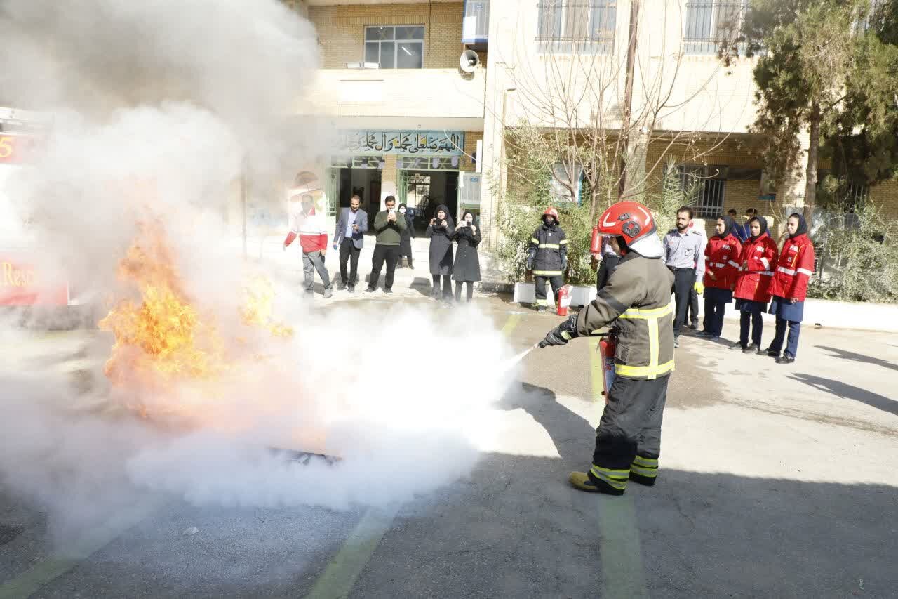 برگزاری بیستوهفتمین مانور سراسری زلزله و ایمنی در شهرستان اردکان برگزاری بیستوهفتمین مانور سراسری زلزله و ایمنی در شهرستان اردکان