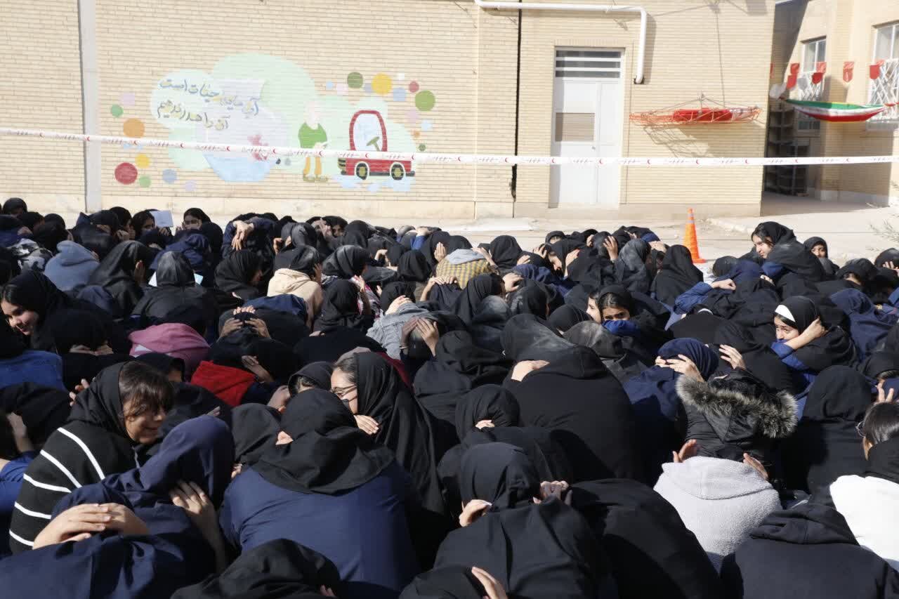 برگزاری بیستوهفتمین مانور سراسری زلزله و ایمنی در شهرستان اردکان برگزاری بیستوهفتمین مانور سراسری زلزله و ایمنی در شهرستان اردکان