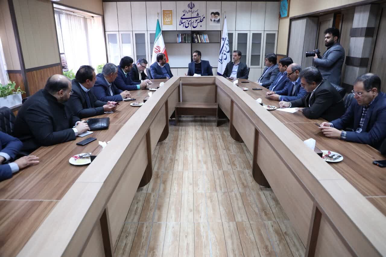 برگزاری نشست بررسی پروژههای مسکن و راه شهرستان اردکان برگزاری نشست بررسی پروژههای مسکن و راه شهرستان اردکان