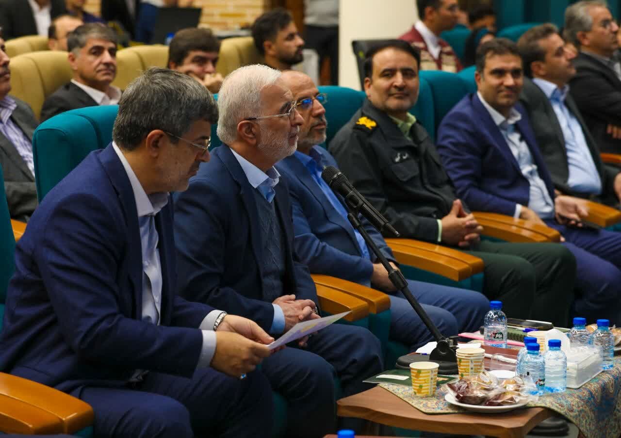 برگزاری نشست شورای اداری استان یزد به ریاست وزیر کشور برگزاری نشست شورای اداری استان یزد به ریاست وزیر کشور