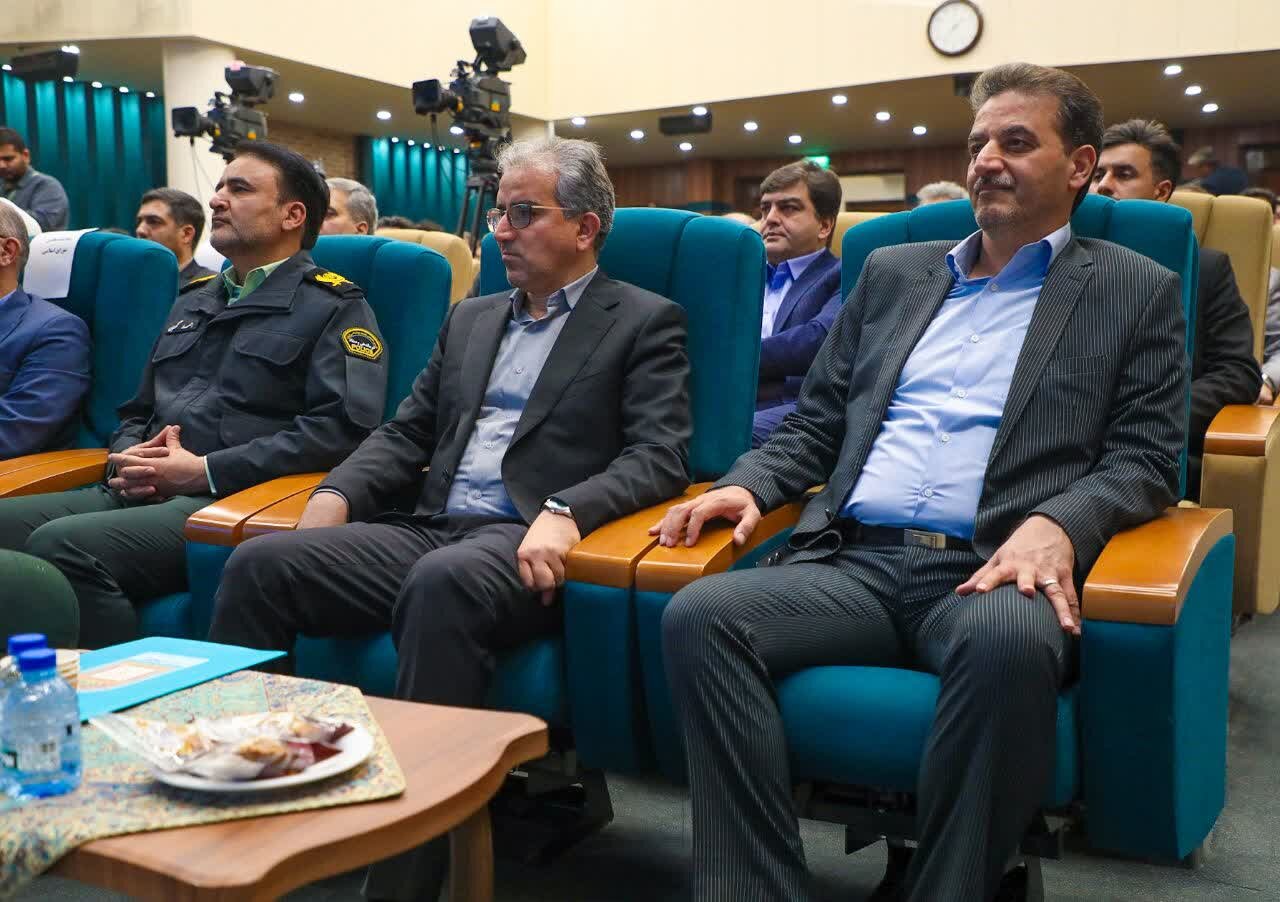 برگزاری نشست شورای اداری استان یزد به ریاست وزیر کشور برگزاری نشست شورای اداری استان یزد به ریاست وزیر کشور