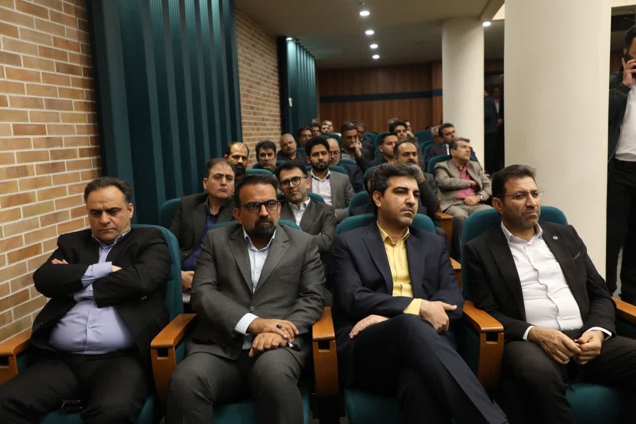 برگزاری نشست شورای اداری استان یزد به ریاست وزیر کشور برگزاری نشست شورای اداری استان یزد به ریاست وزیر کشور