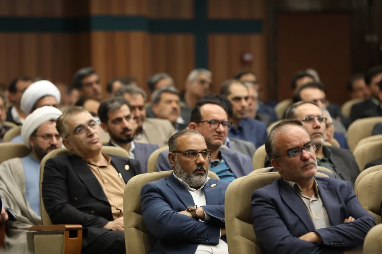 برگزاری نشست شورای اداری استان یزد به ریاست وزیر کشور برگزاری نشست شورای اداری استان یزد به ریاست وزیر کشور