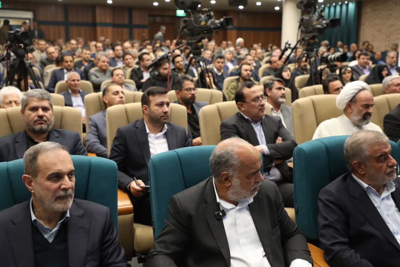 برگزاری نشست شورای اداری استان یزد به ریاست وزیر کشور برگزاری نشست شورای اداری استان یزد به ریاست وزیر کشور