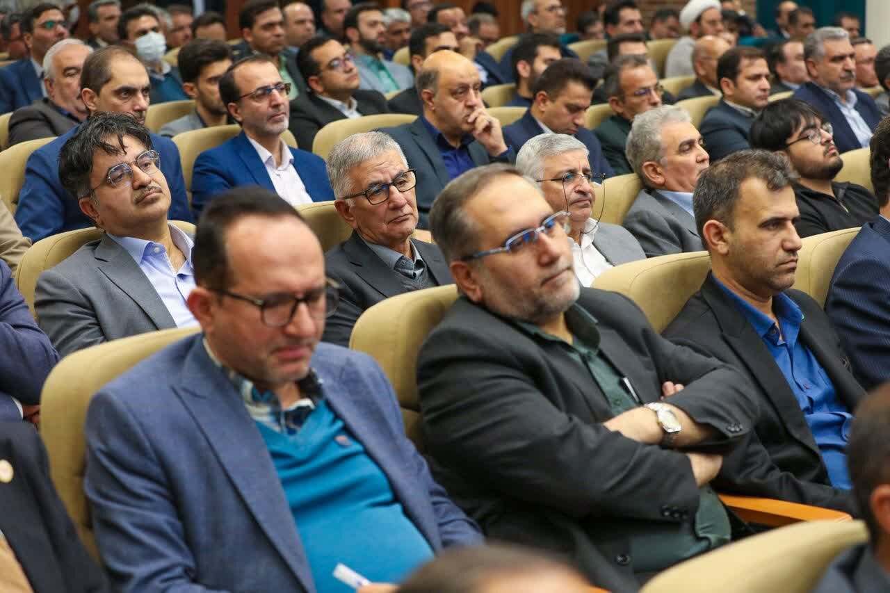 برگزاری نشست شورای اداری استان یزد به ریاست وزیر کشور برگزاری نشست شورای اداری استان یزد به ریاست وزیر کشور