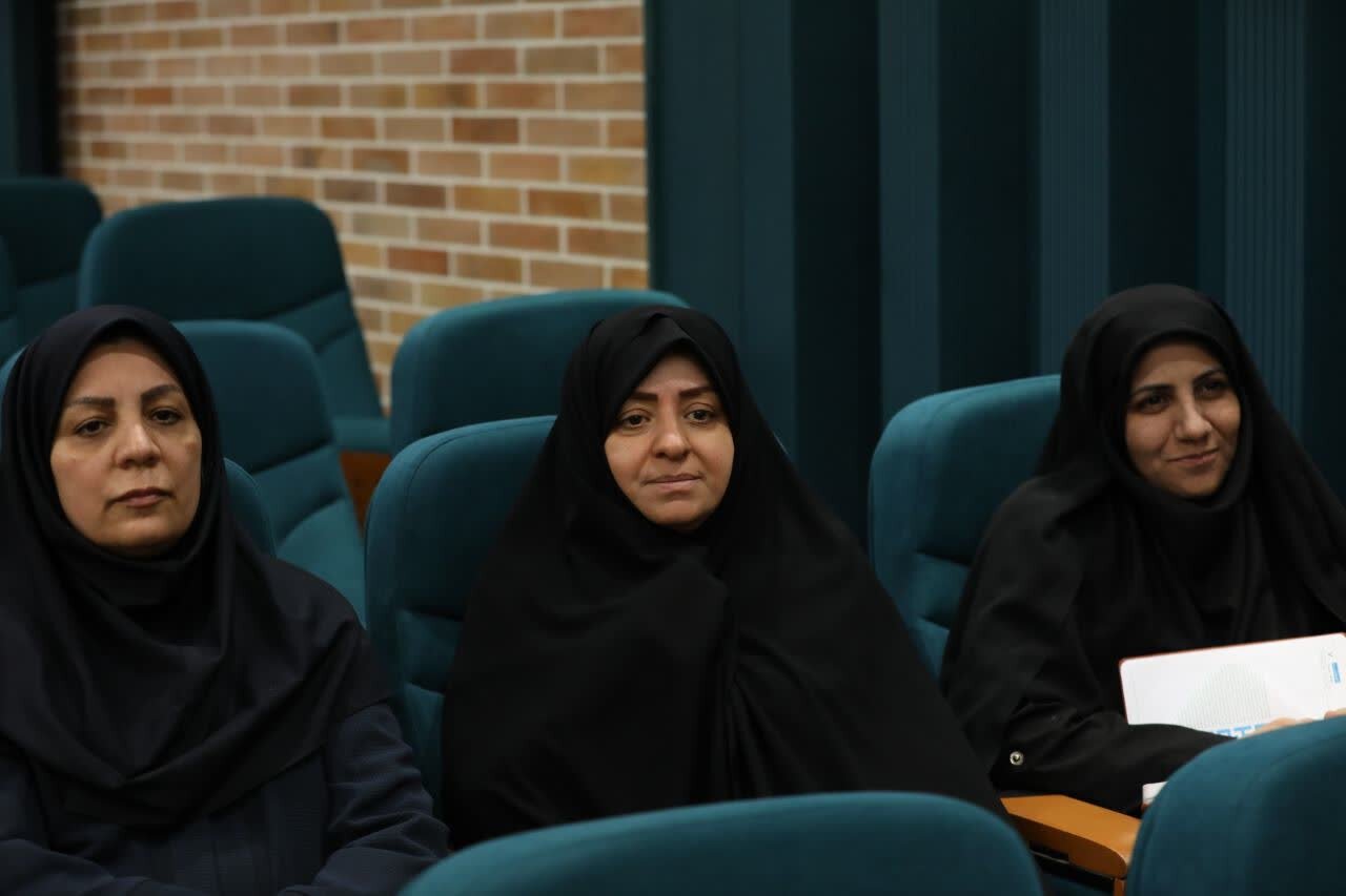 برگزاری نشست شورای اداری استان یزد به ریاست وزیر کشور برگزاری نشست شورای اداری استان یزد به ریاست وزیر کشور