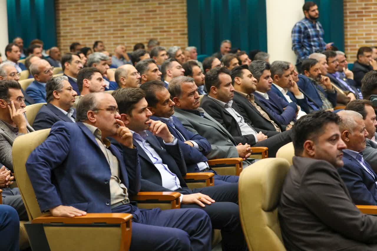 برگزاری نشست شورای اداری استان یزد به ریاست وزیر کشور برگزاری نشست شورای اداری استان یزد به ریاست وزیر کشور