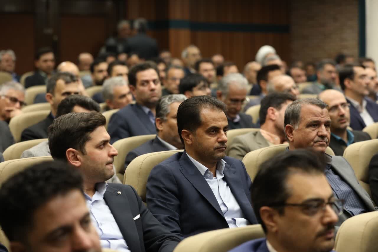 برگزاری نشست شورای اداری استان یزد به ریاست وزیر کشور برگزاری نشست شورای اداری استان یزد به ریاست وزیر کشور