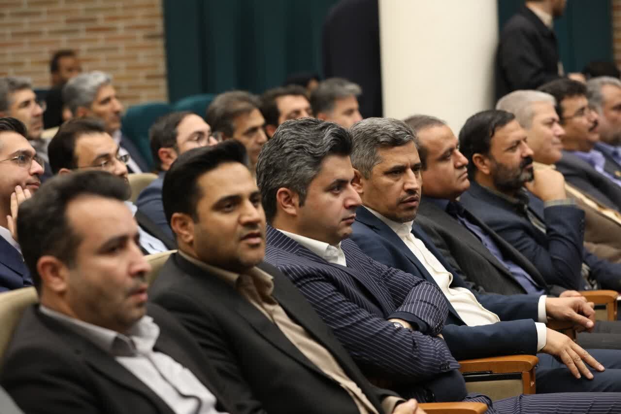 برگزاری نشست شورای اداری استان یزد به ریاست وزیر کشور برگزاری نشست شورای اداری استان یزد به ریاست وزیر کشور