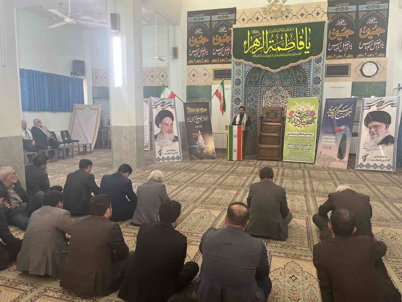 برگزاری همایش تجلیل از بسیجیان کارگری و کارمندی میبد در مسجدالنبی شهرک صنعتی جهان آباد برگزاری همایش تجلیل از بسیجیان کارگری و کارمندی میبد در مسجدالنبی شهرک صنعتی جهان آباد