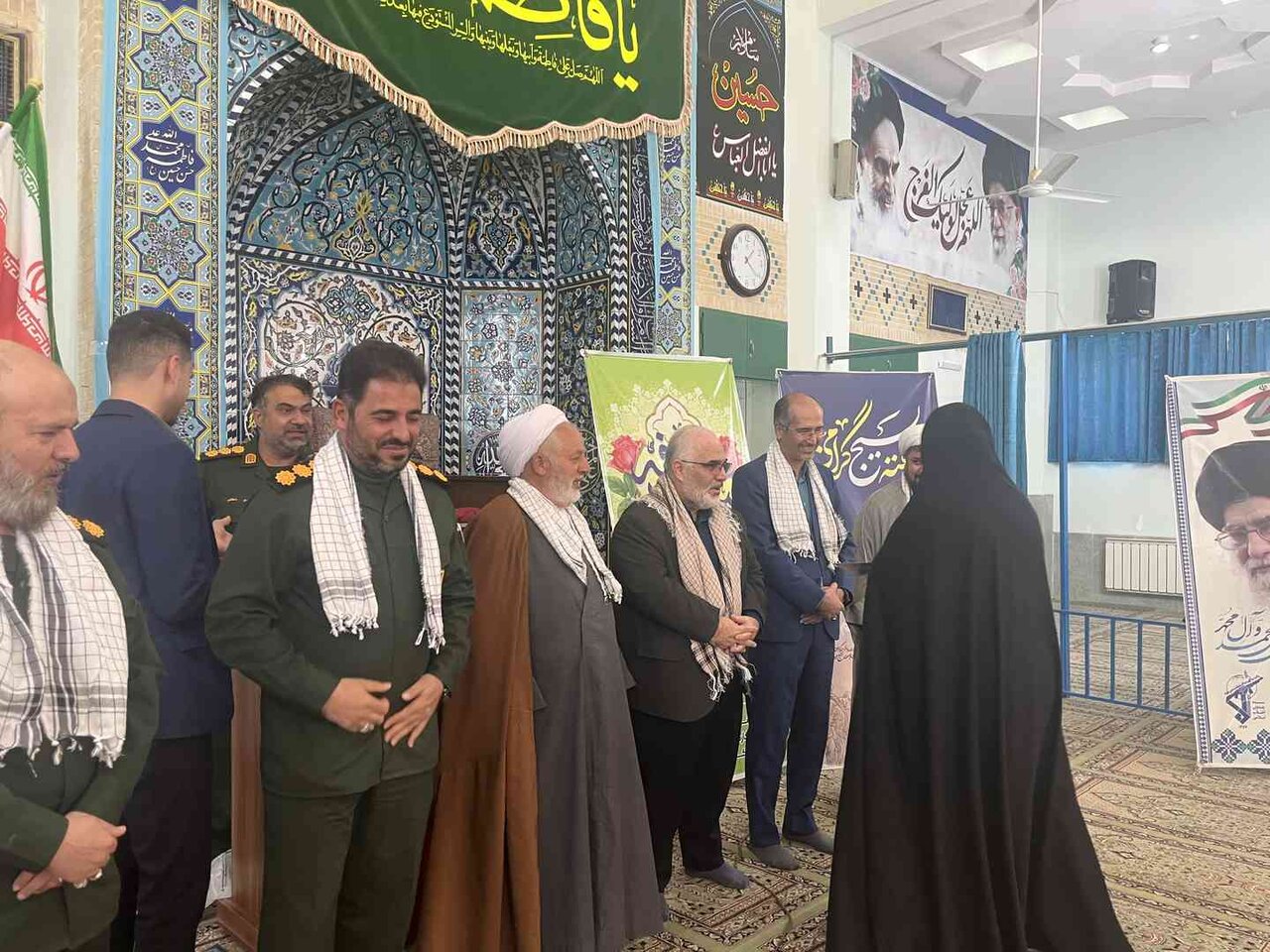 برگزاری همایش تجلیل از بسیجیان کارگری و کارمندی میبد در مسجدالنبی شهرک صنعتی جهان آباد برگزاری همایش تجلیل از بسیجیان کارگری و کارمندی میبد در مسجدالنبی شهرک صنعتی جهان آباد